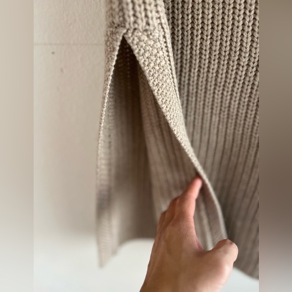 Wilfred Aritzia Wool Mock Neck Sleeveless Sweater Tank Size XS - Picture 4 of 4